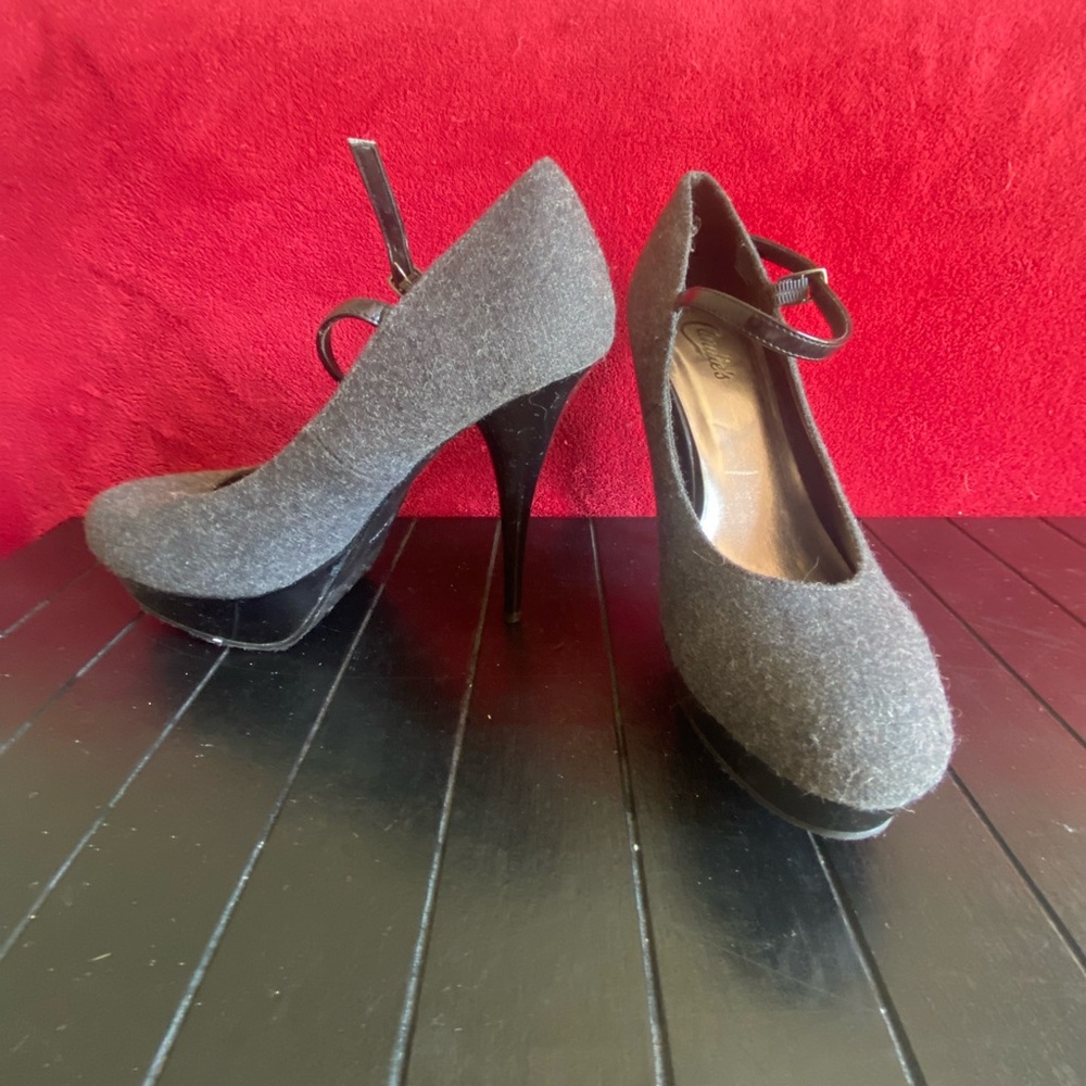 Platform Heels - Picture 2 of 3